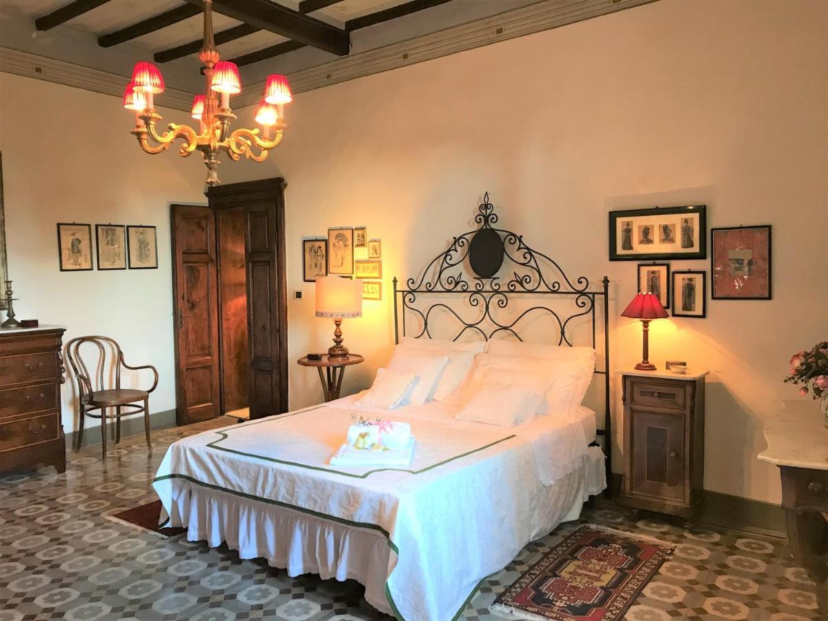 Villa Carlotta Con Piscina Лари Экстерьер фото